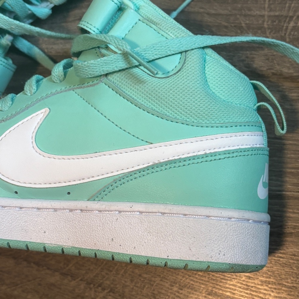 Nike Teal and White Sneakers Hi-Top - Picture 3 of 9